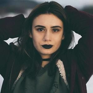 Meet your Posher, Sierra